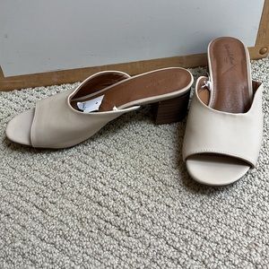 NWT block heeled slides